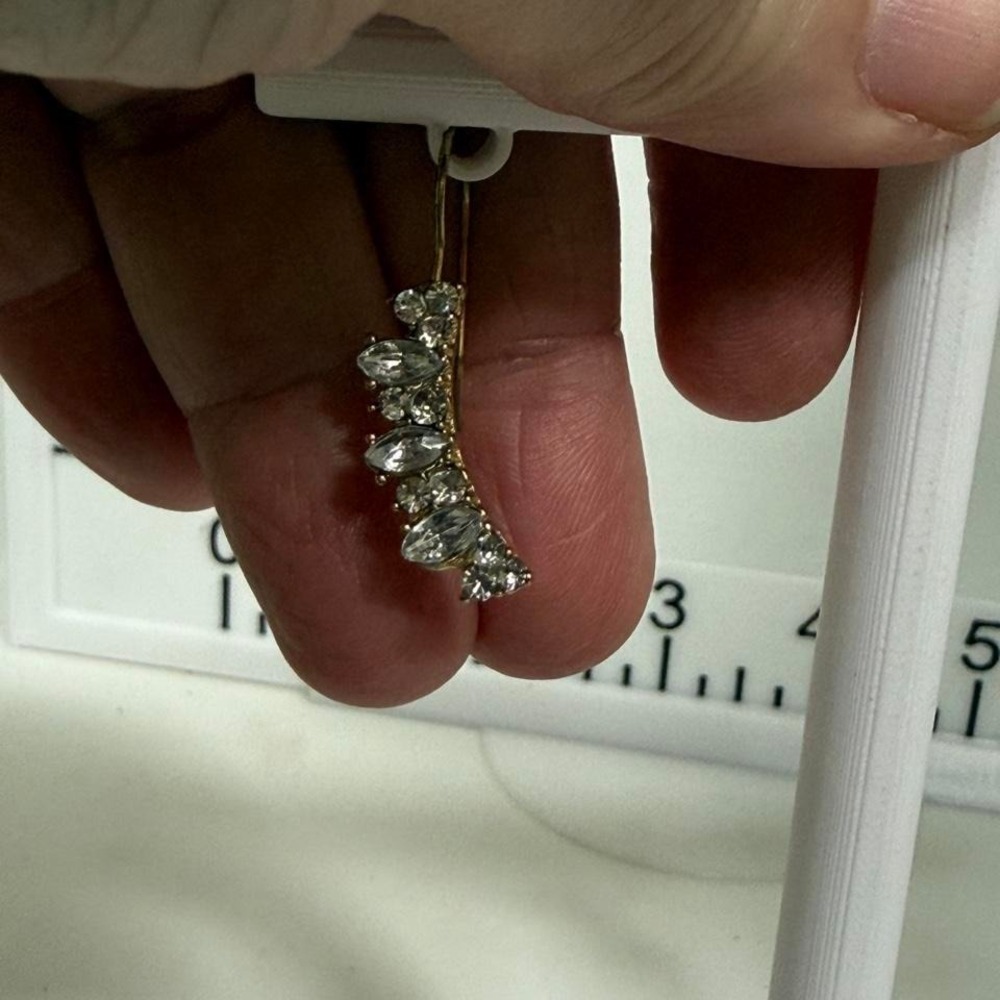 Lightweight gold tones rhinestoned earrings